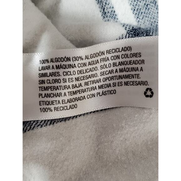 Universal Thread Women's Plaid Cream Button Down Shirt - Picture 8 of 12